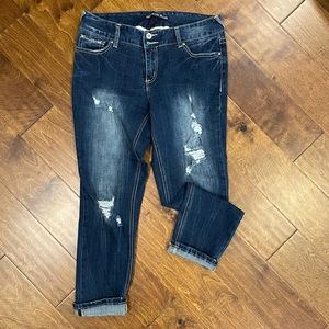 Amethyst Distressed Jeans Size 7/8